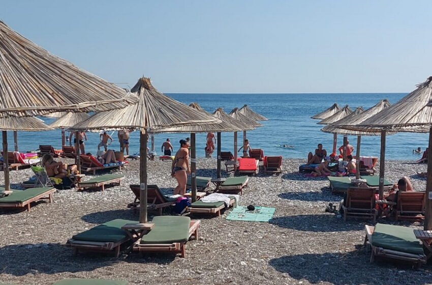  Loš početak glavne turističke sezone na barskoj rivijeri, plaže prazne