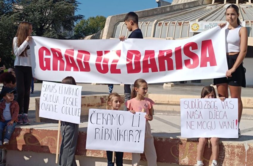  Sljedeći protest ispred Višeg suda, ne odustaju do izmjene Zakona o postupanju prema maloljetnicima