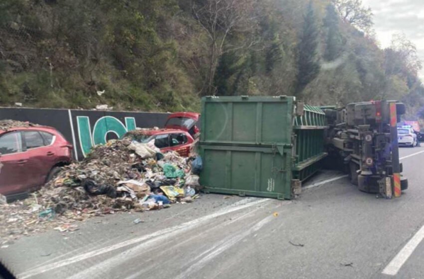  U Buljarici se prevrnuo kamion, povrijeđena jedna osoba